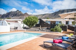 Casa Marquesa with private heated pool & sea views